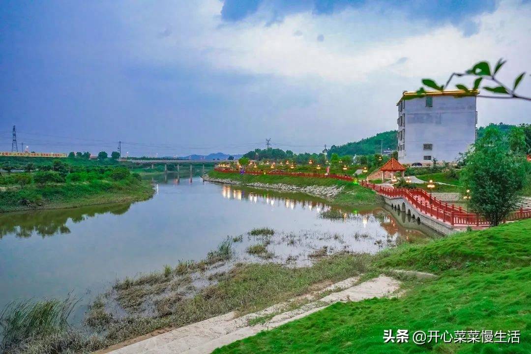 揭西好玩的地方有哪些？，揭西县这座古村太奇特，门上藏着家史，还建在风水宝地