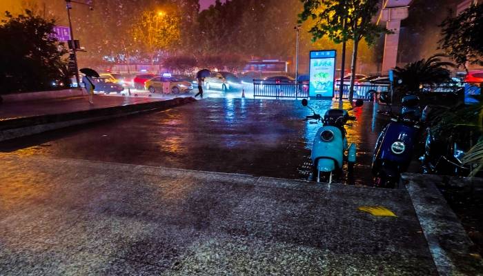 湖南今明多阵雨或雷阵雨天气：明起高温将发展增多